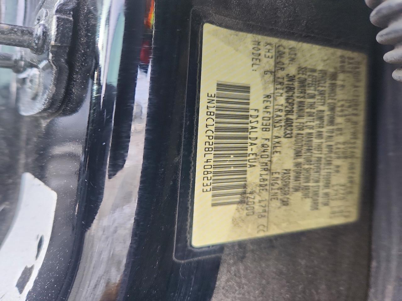 2011 NISSAN VERSA S photo 13