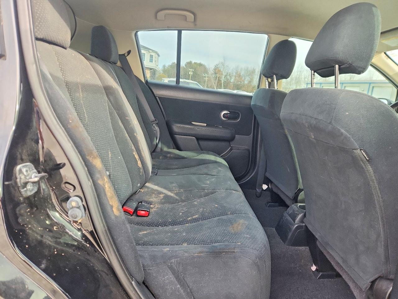 2011 NISSAN VERSA S photo 10