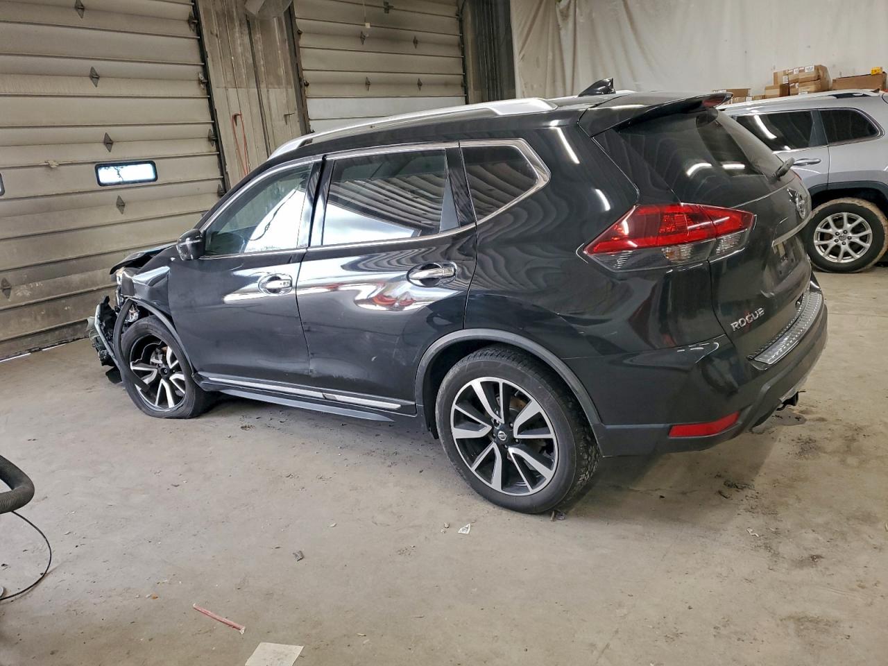 2018 NISSAN ROGUE S photo 2