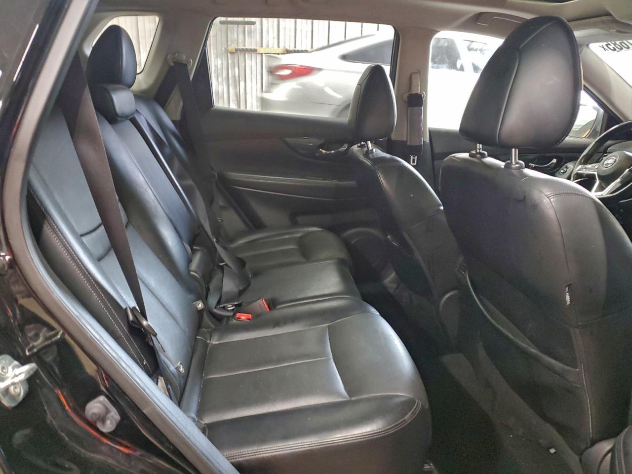 2018 NISSAN ROGUE S photo 11