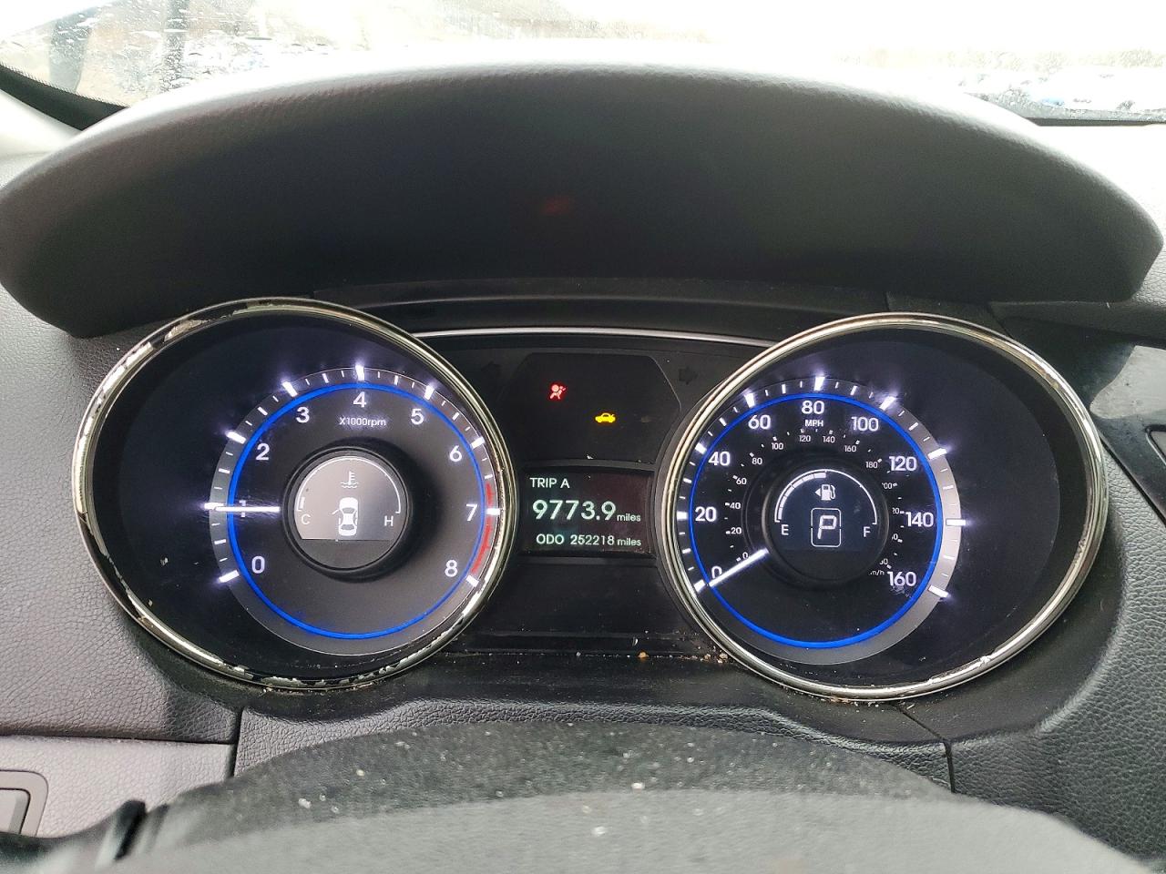 2013 HYUNDAI SONATA SE photo 9