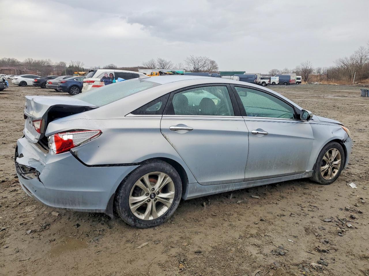 2013 HYUNDAI SONATA SE photo 3