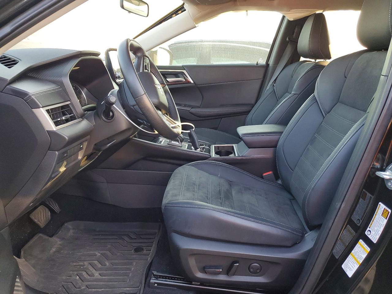 2024 MITSUBISHI OUTLANDER SE photo 25