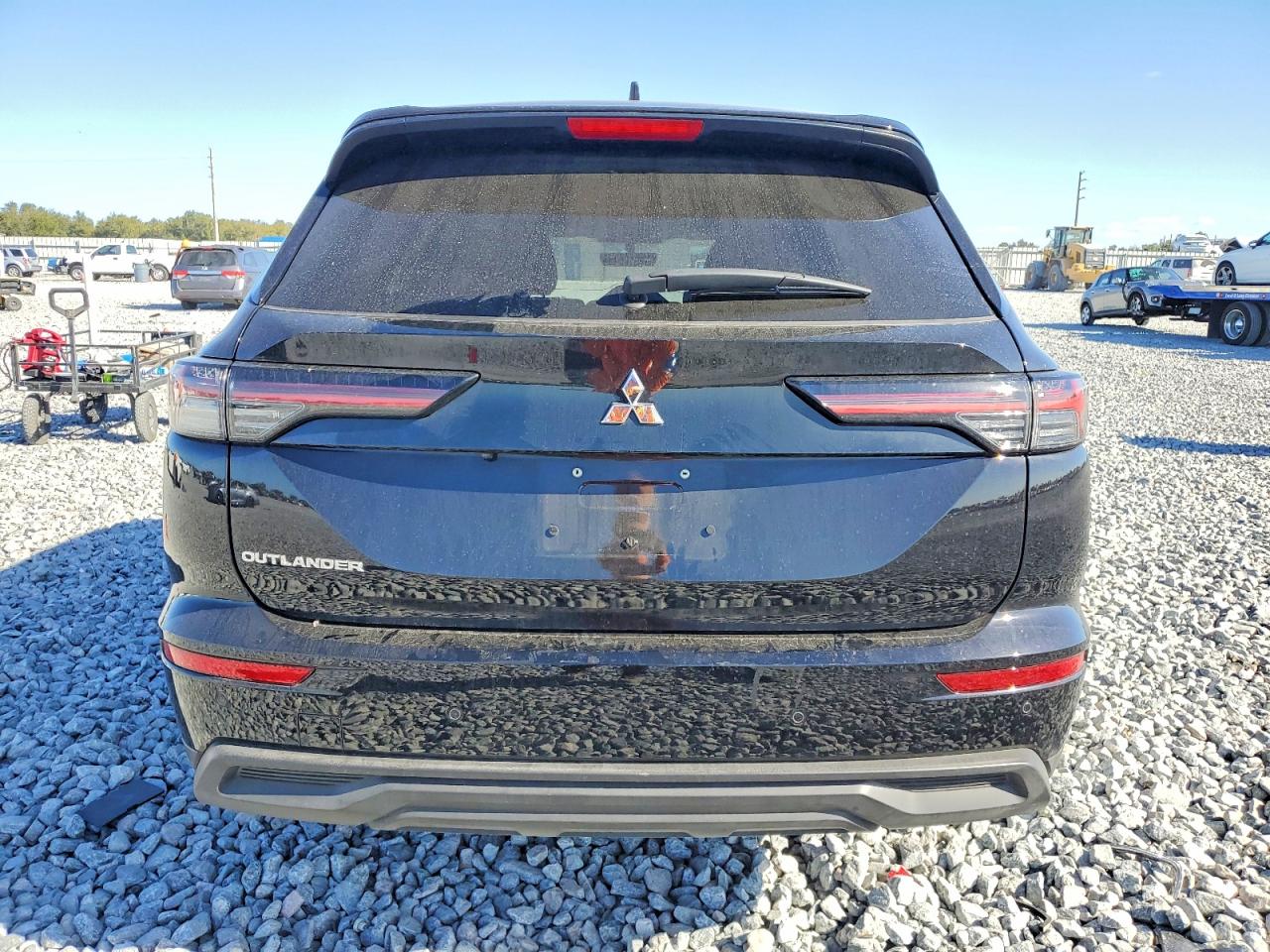 2025 MITSUBISHI OUTLANDER ES photo 11