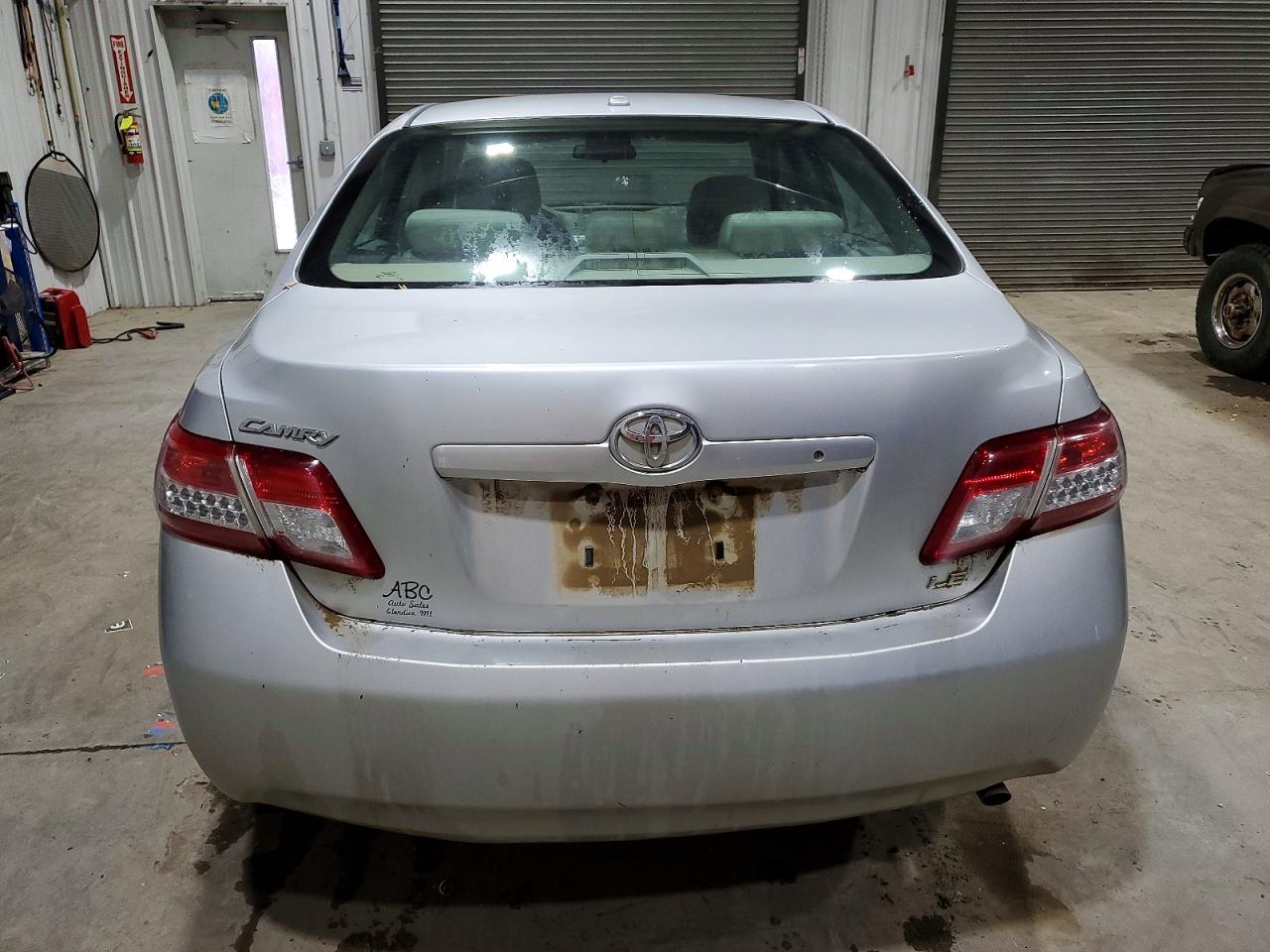 2010 TOYOTA CAMRY BASE photo 11