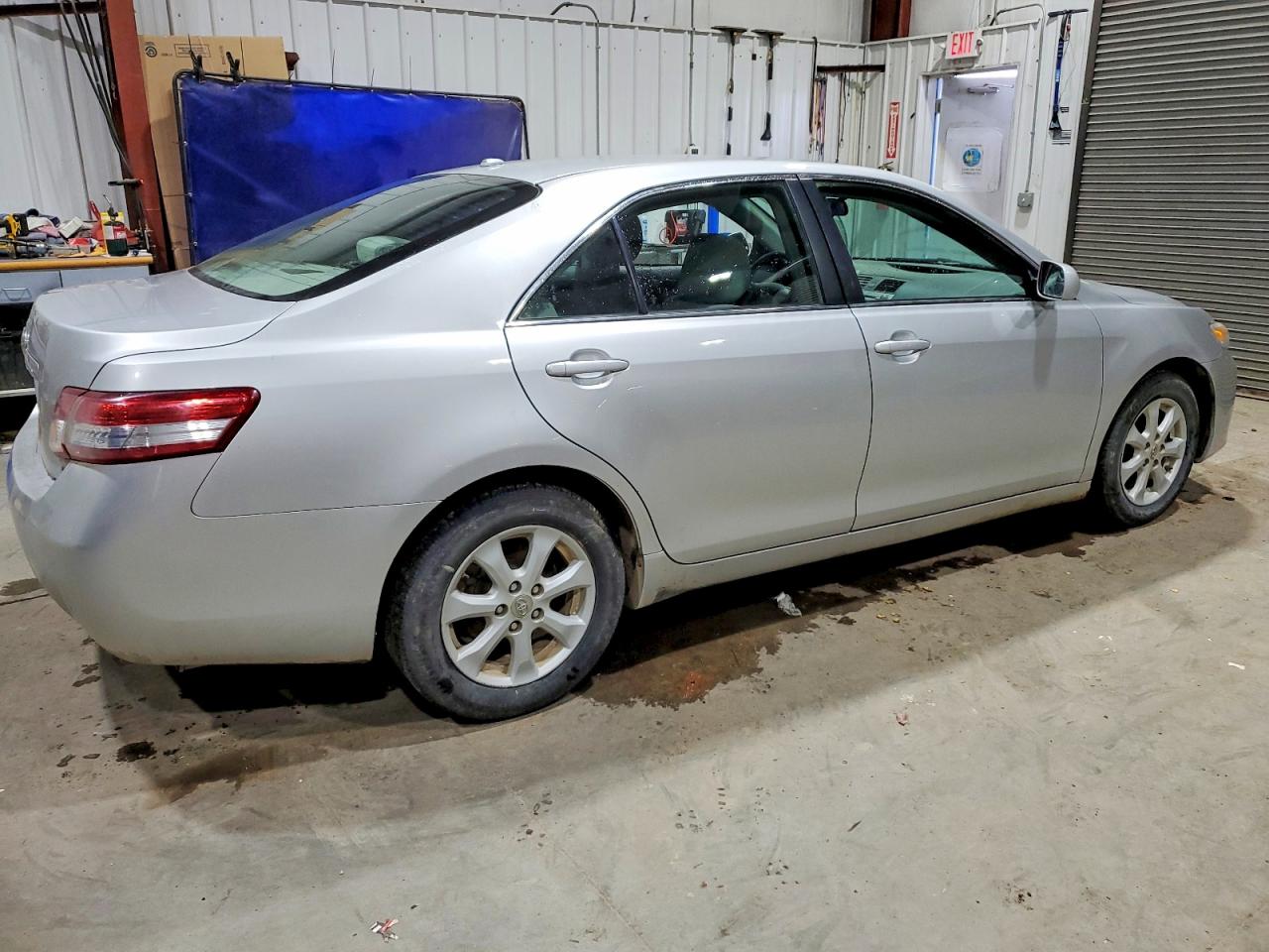 2010 TOYOTA CAMRY BASE photo 5
