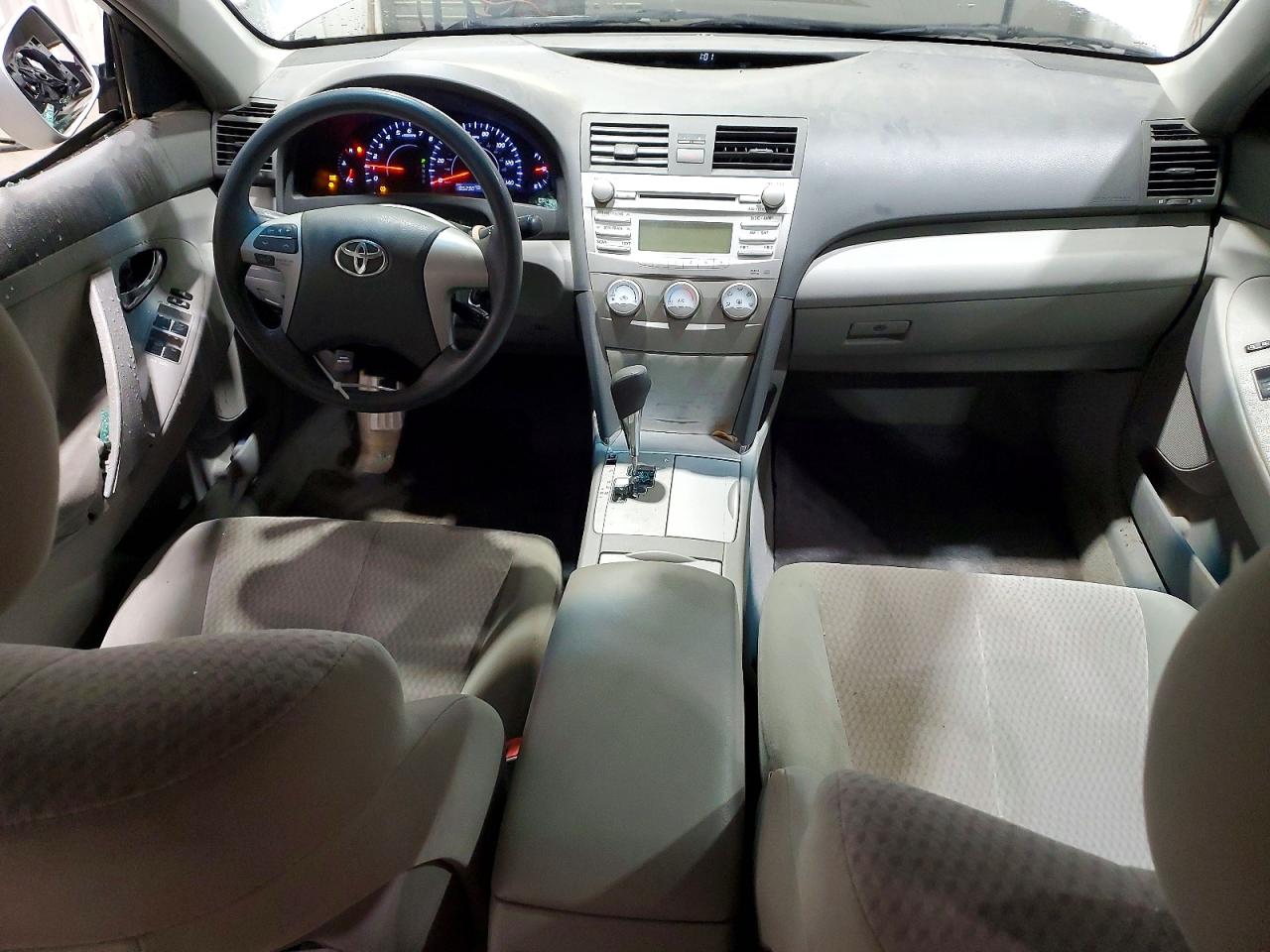 2010 TOYOTA CAMRY BASE photo 15