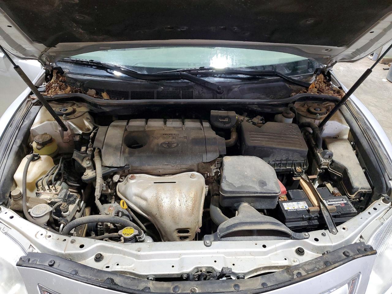 2010 TOYOTA CAMRY BASE photo 21