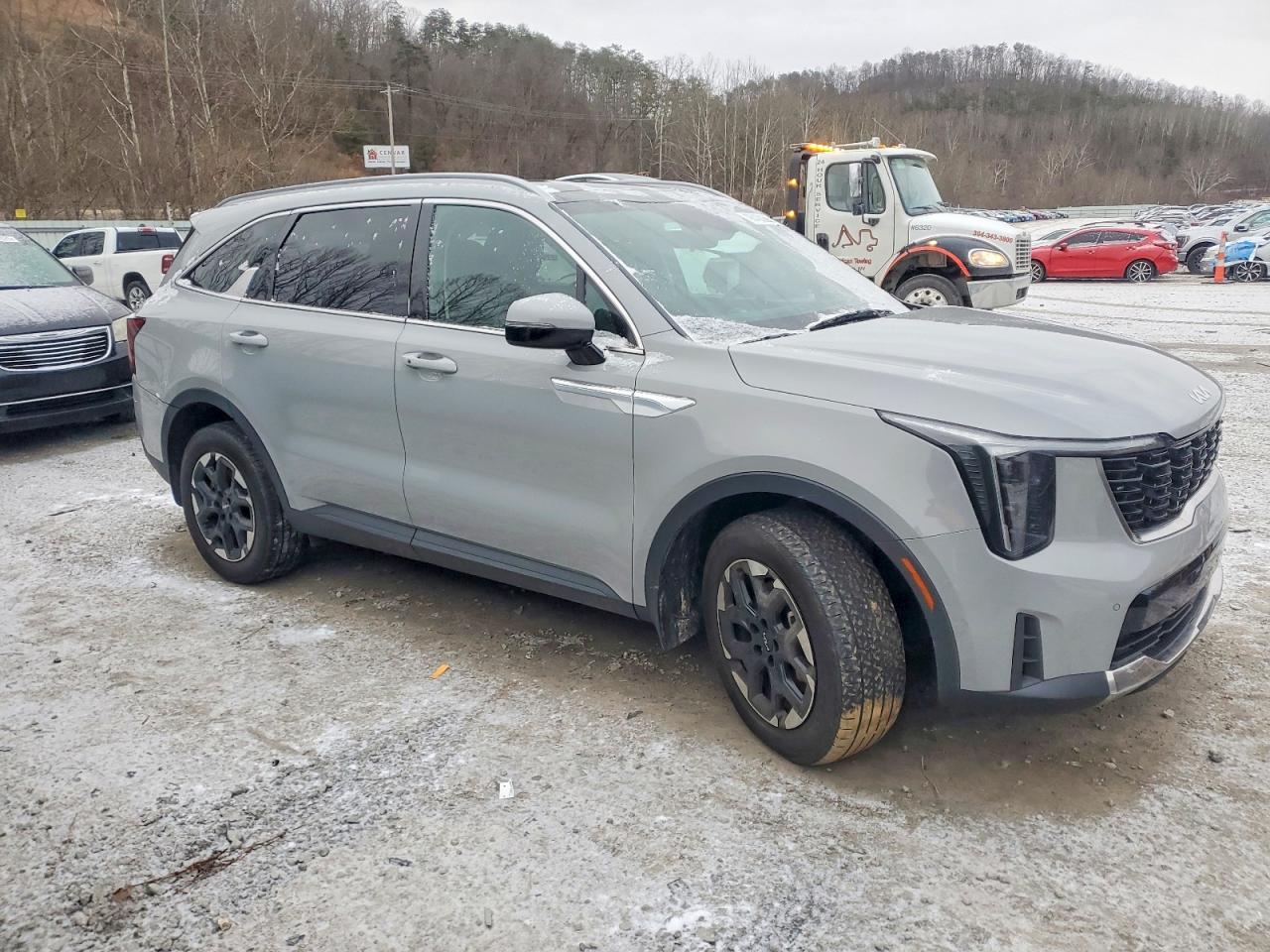 2024 KIA SORENTO S photo 4