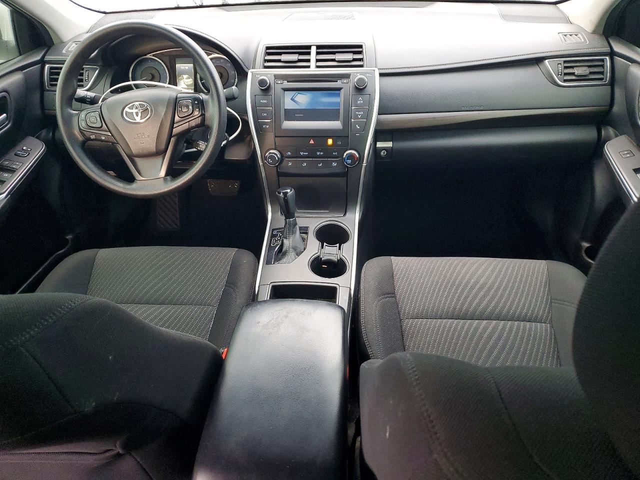 2017 TOYOTA CAMRY LE photo 8