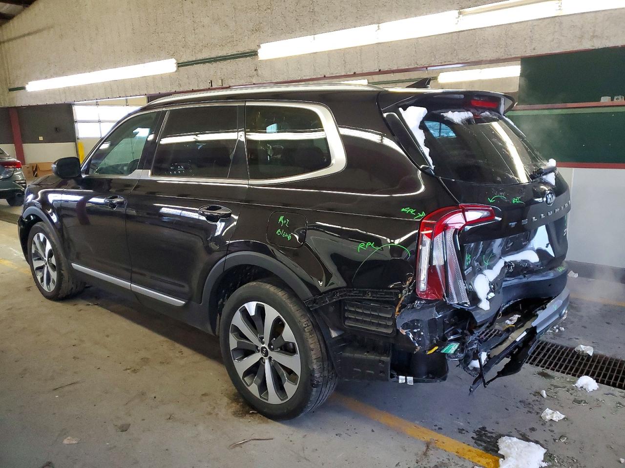 2021 KIA TELLURIDE S photo 2