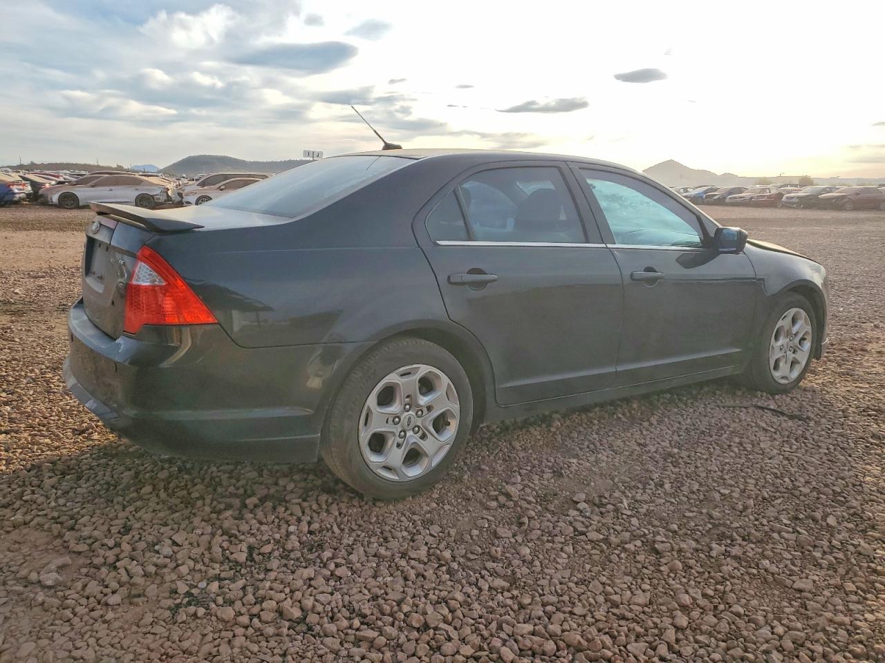 2010 FORD FUSION SE photo 3