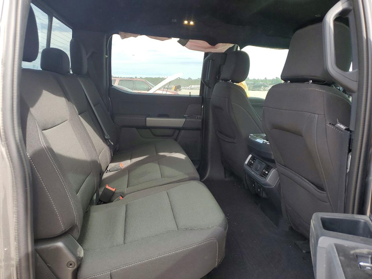 2025 FORD F150 XLT photo 19