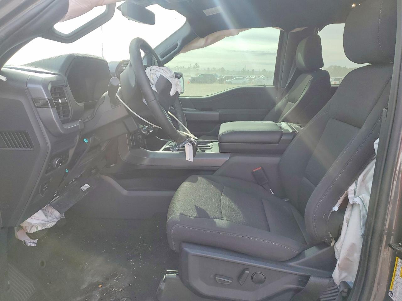 2025 FORD F150 XLT photo 13