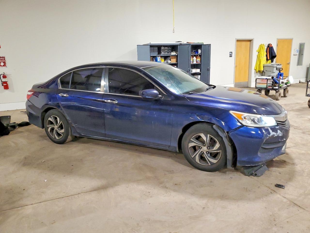 2017 HONDA ACCORD LX photo 4