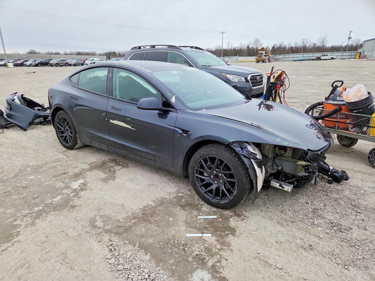 2024 TESLA MODEL 3 photo 4