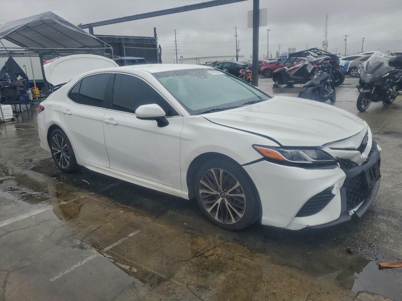 2018 TOYOTA CAMRY L photo 4