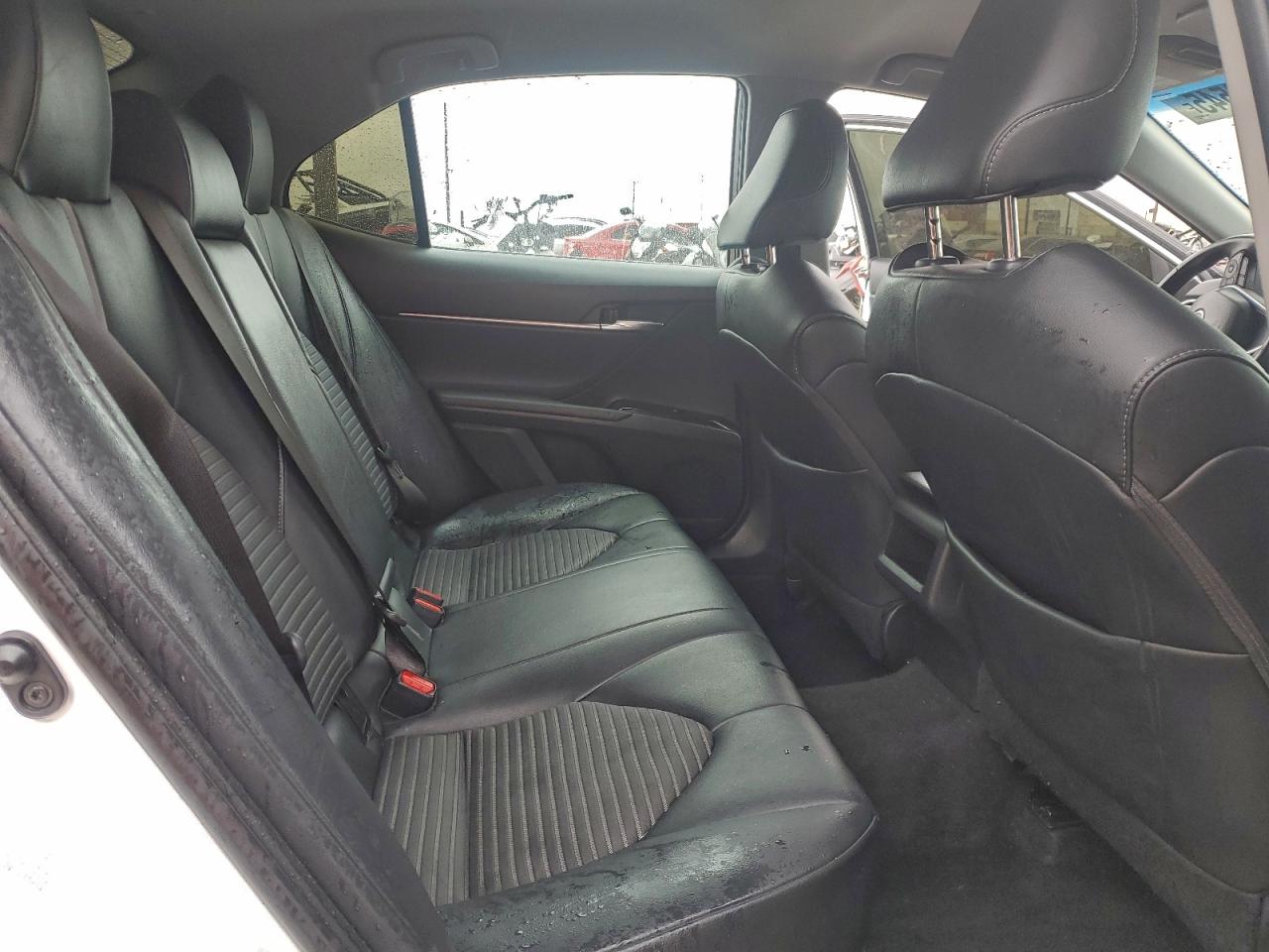 2018 TOYOTA CAMRY L photo 10
