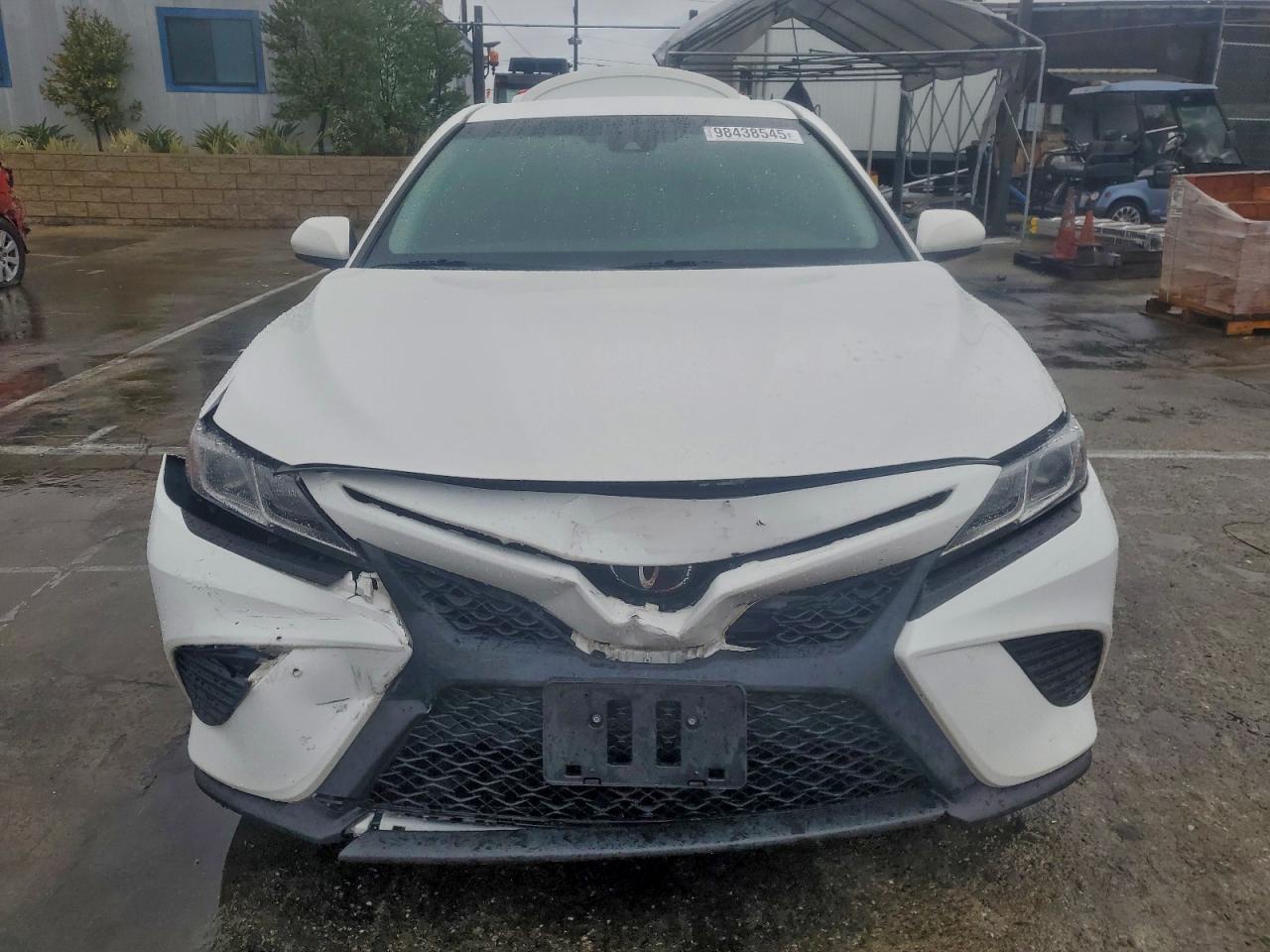 2018 TOYOTA CAMRY L photo 5