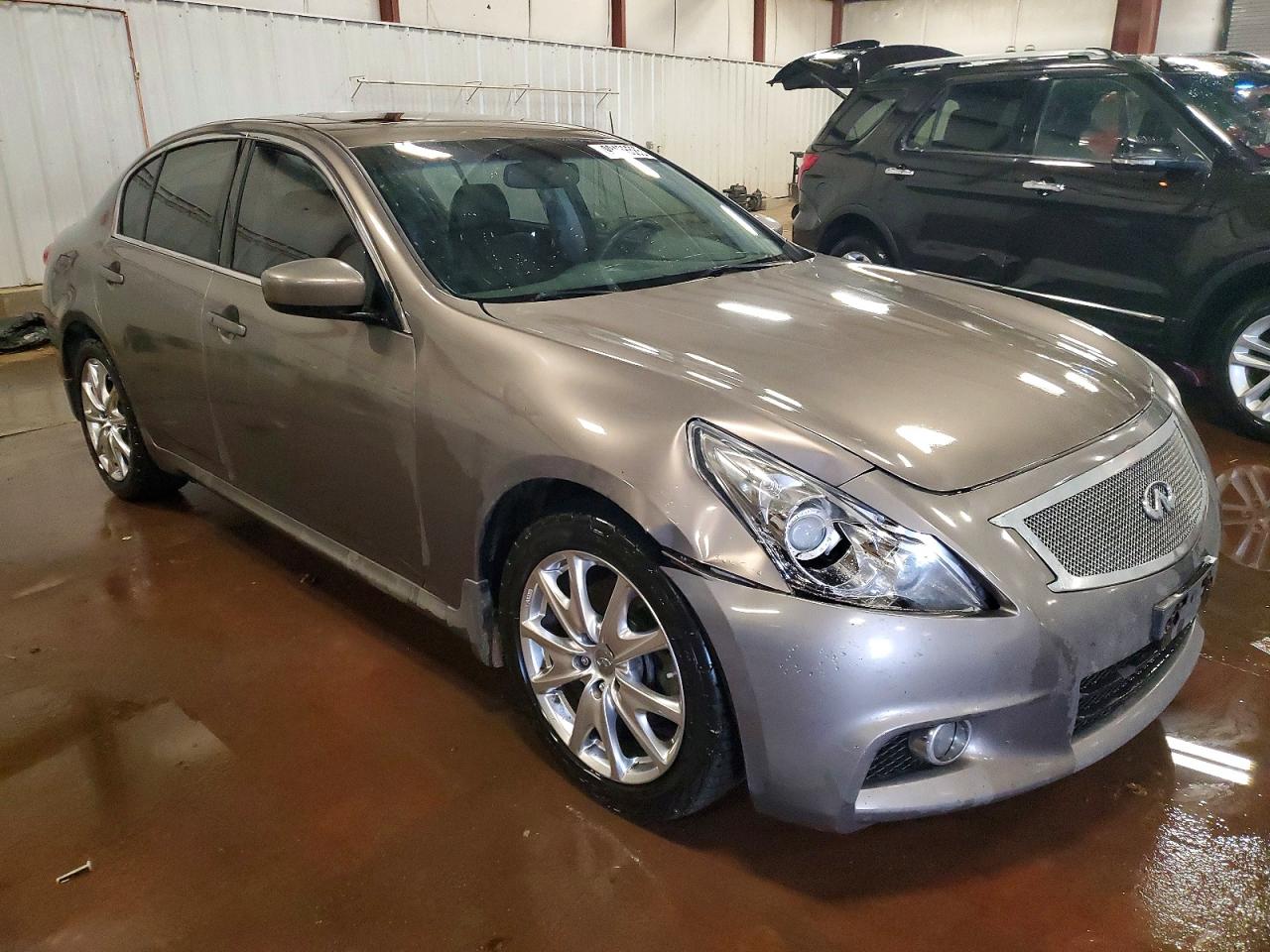 2010 INFINITI G37 photo 4