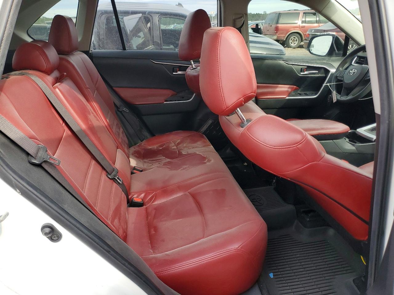 2019 TOYOTA RAV4 XLE photo 41