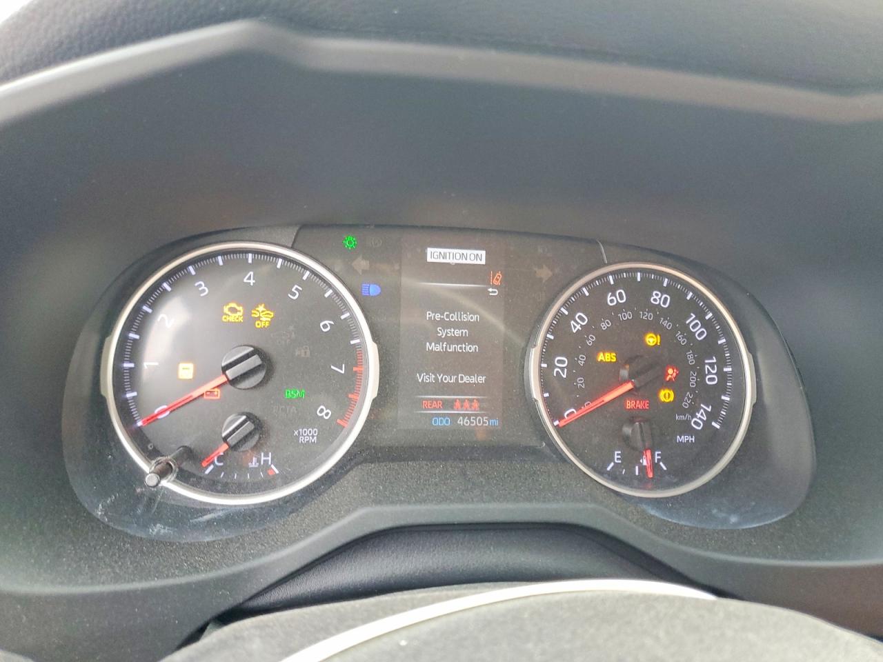 2019 TOYOTA RAV4 XLE photo 33