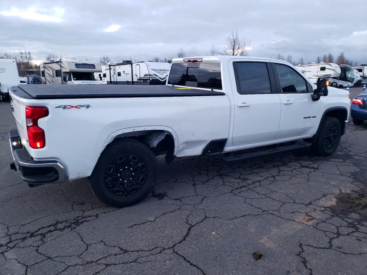 2025 CHEVROLET SILVERADO K3500 LT photo 5