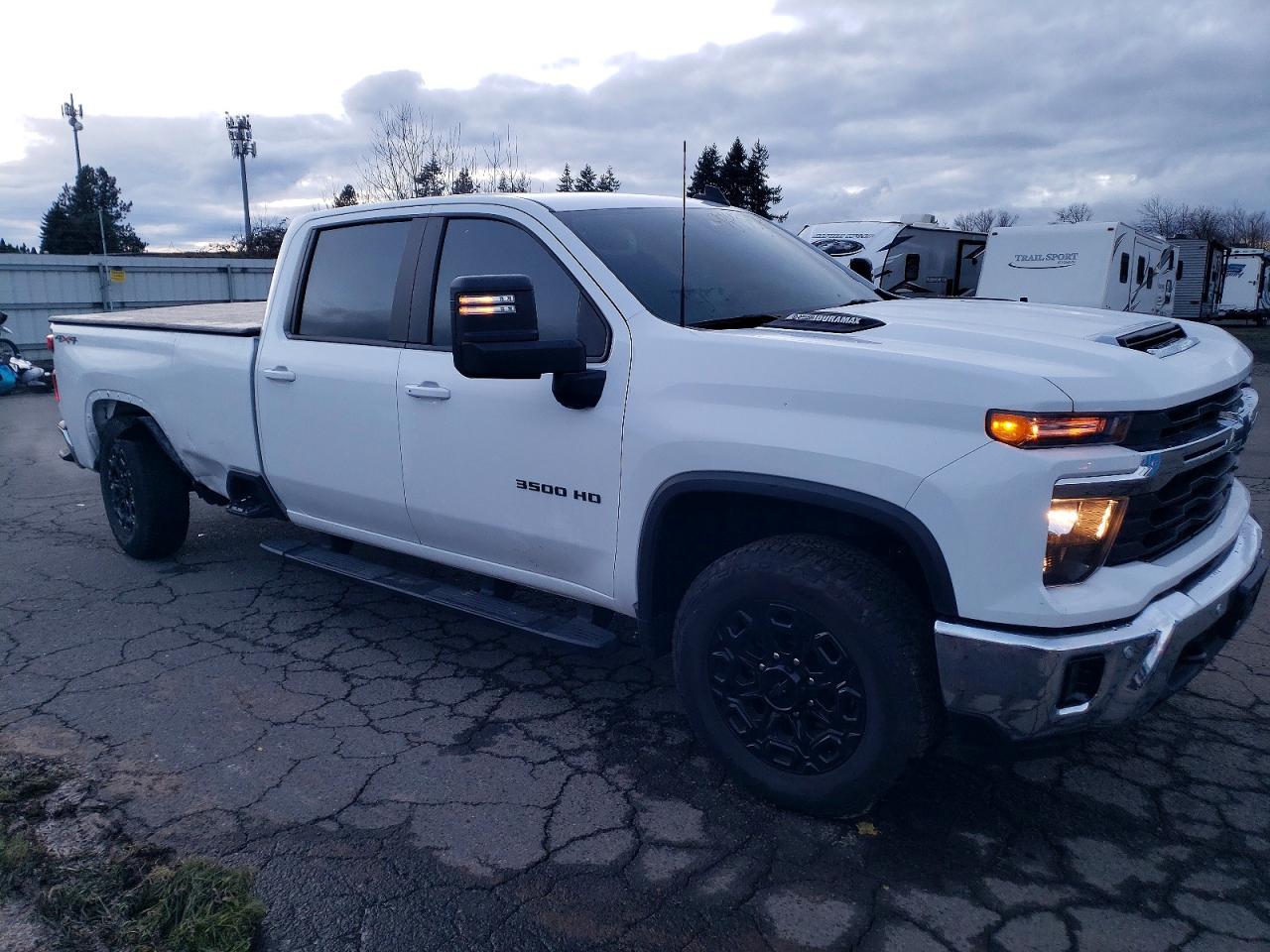 2025 CHEVROLET SILVERADO K3500 LT photo 7