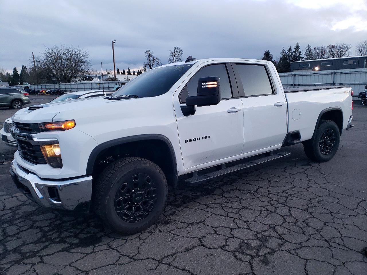 2025 CHEVROLET SILVERADO