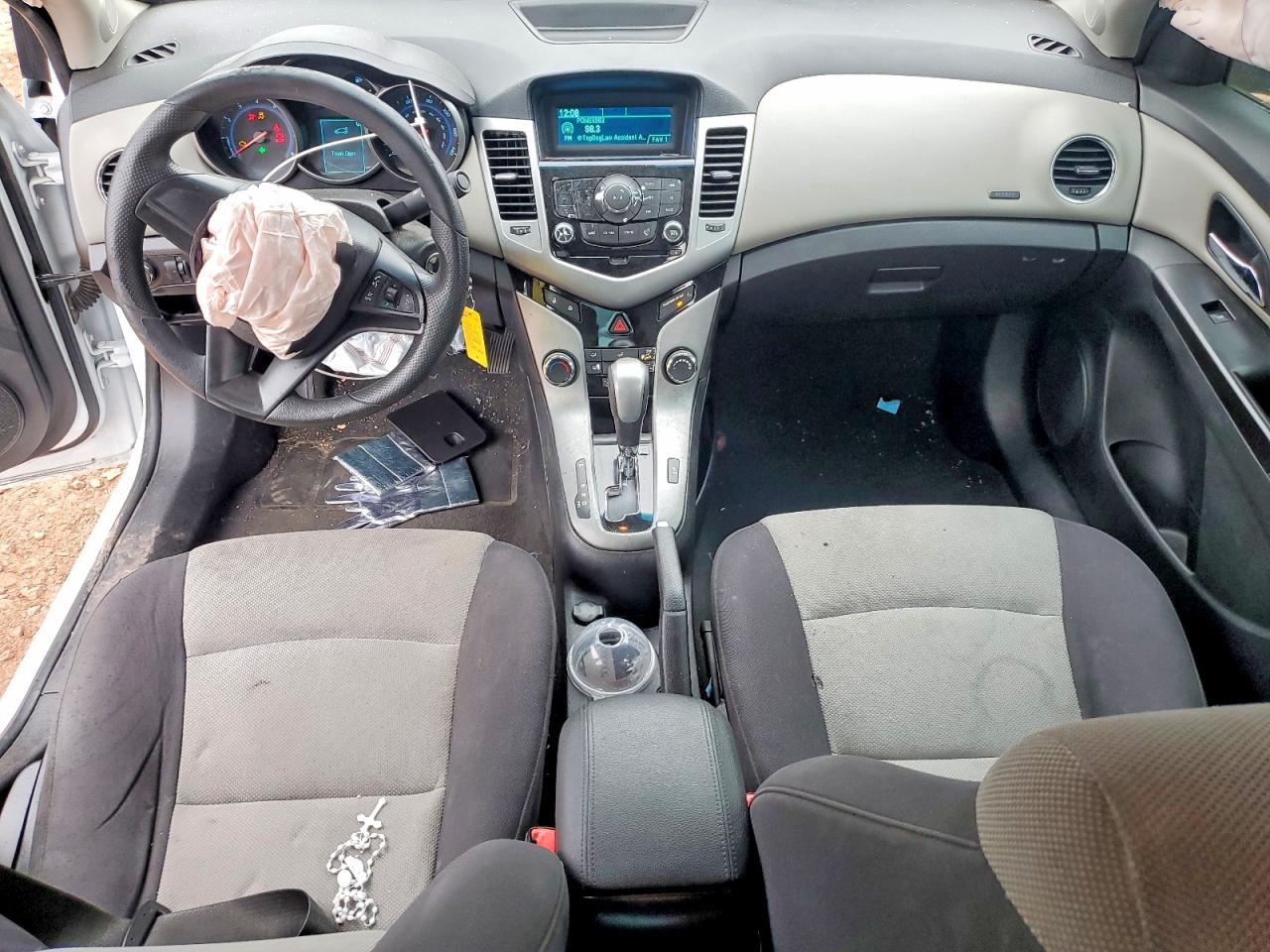 2014 CHEVROLET CRUZE LS photo 8