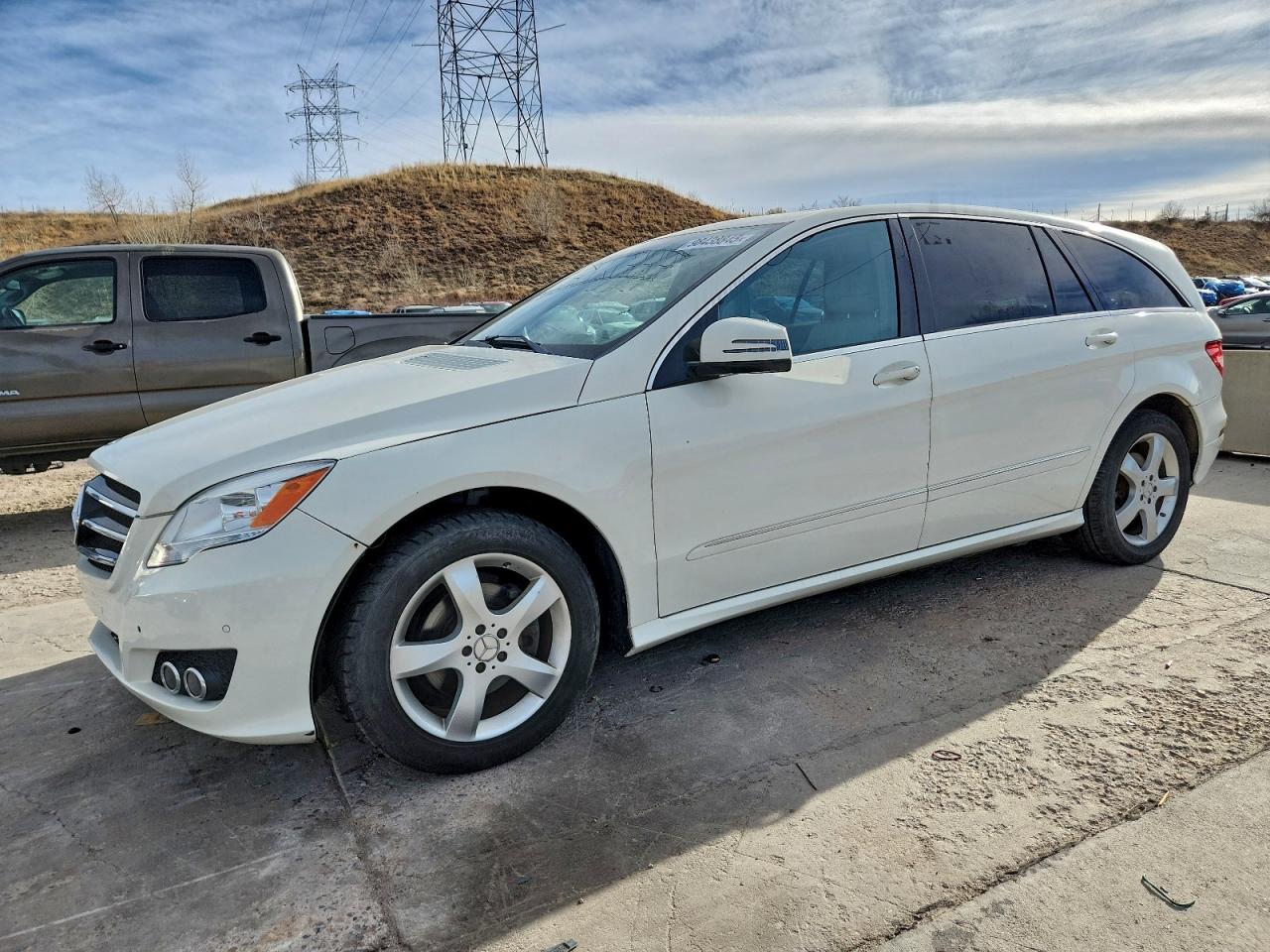 2011 MERCEDES-BENZ R