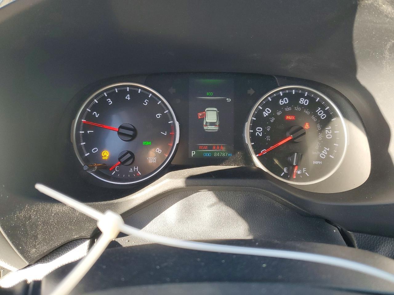 2021 TOYOTA RAV4 XLE photo 9