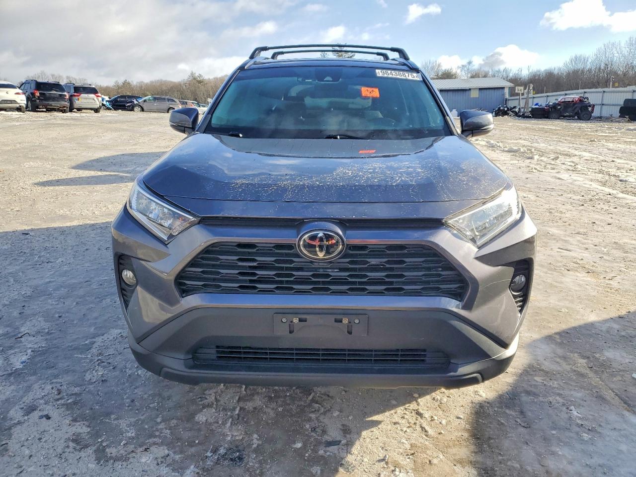 2021 TOYOTA RAV4 XLE photo 5