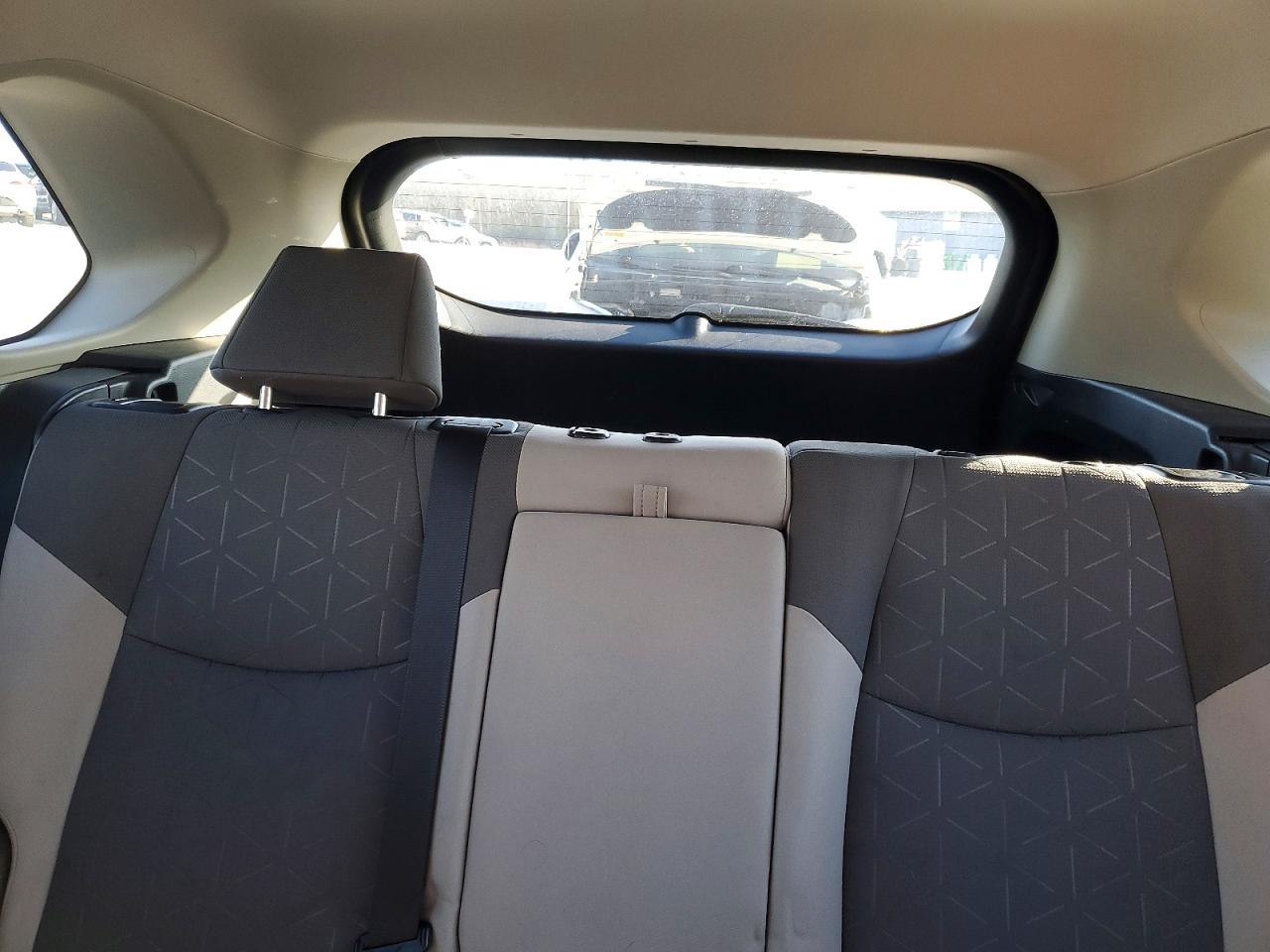 2021 TOYOTA RAV4 XLE photo 10