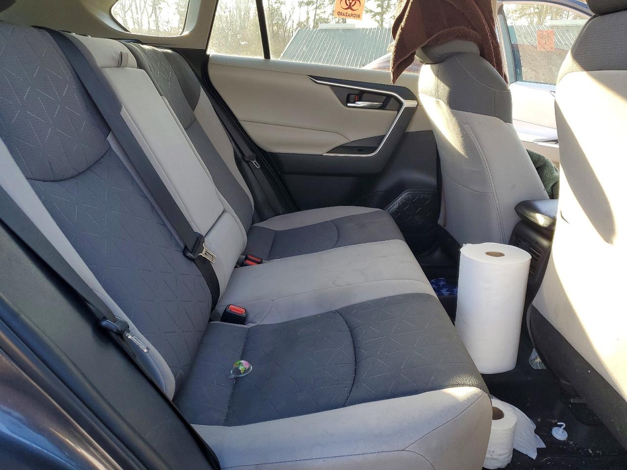 2021 TOYOTA RAV4 XLE photo 11