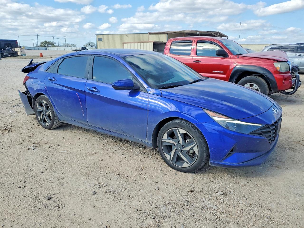 2023 HYUNDAI ELANTRA SEL photo 4