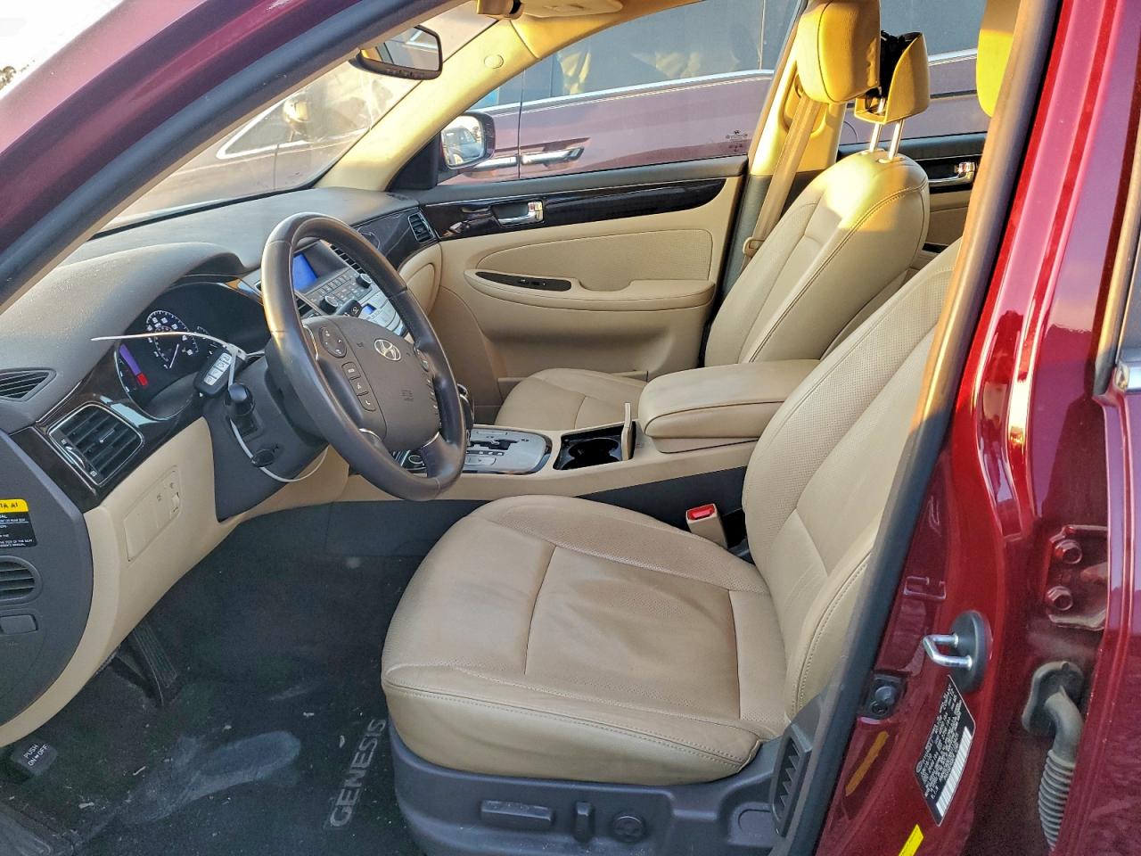 2011 HYUNDAI GENESIS 3.8L photo 7