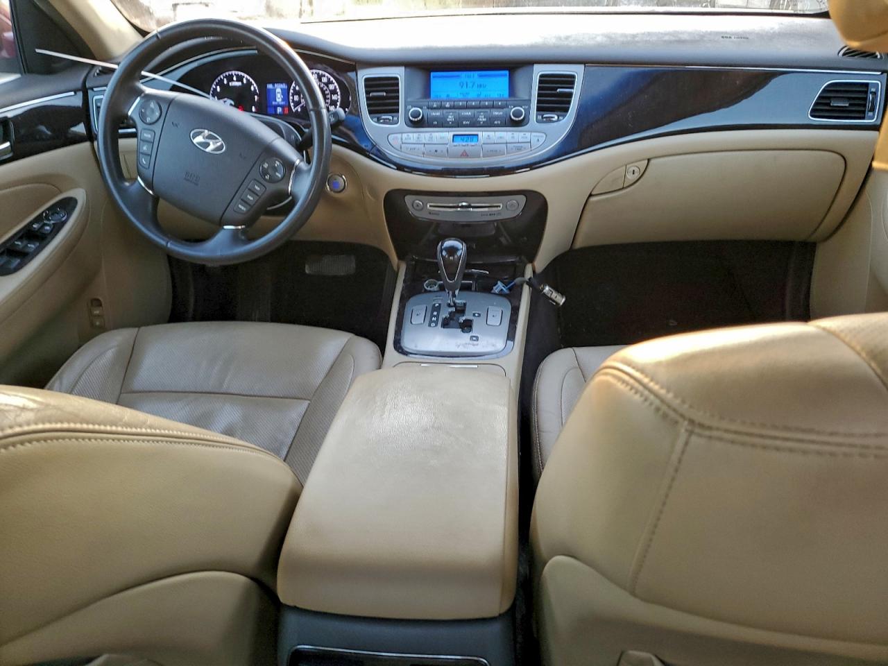 2011 HYUNDAI GENESIS 3.8L photo 8
