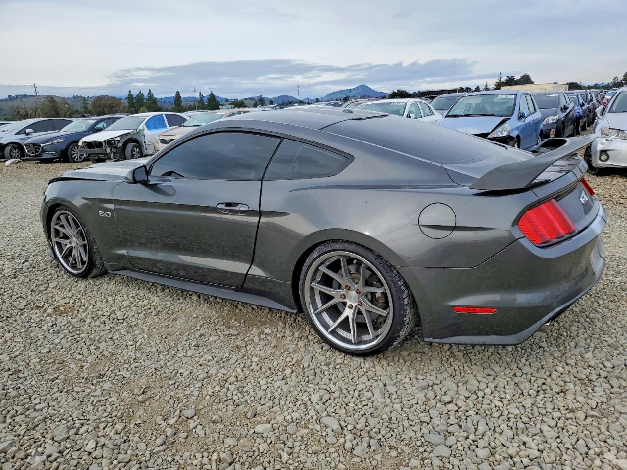 2017 FORD MUSTANG GT photo 2