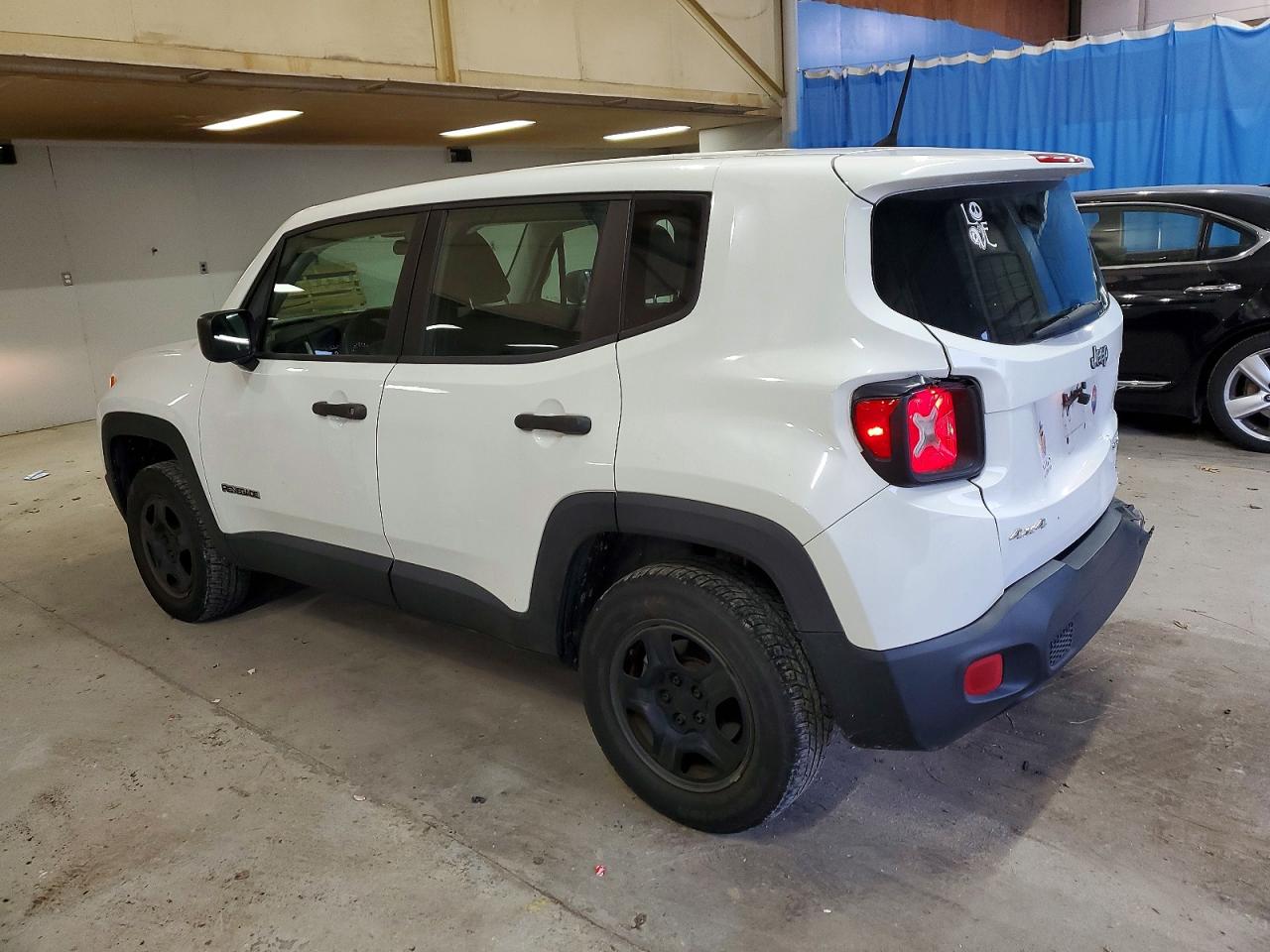 2015 JEEP RENEGADE SPORT photo 2