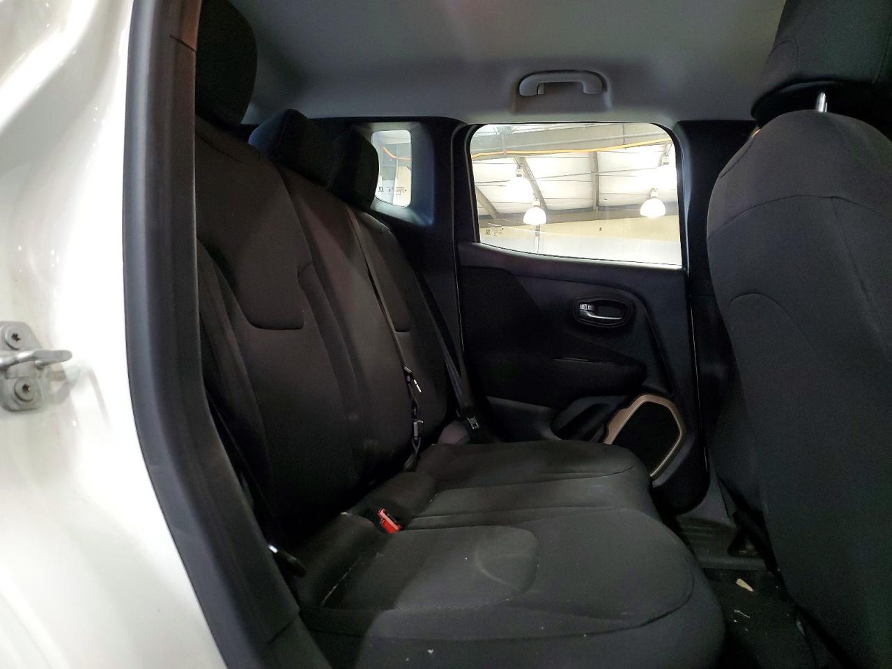 2015 JEEP RENEGADE SPORT photo 11