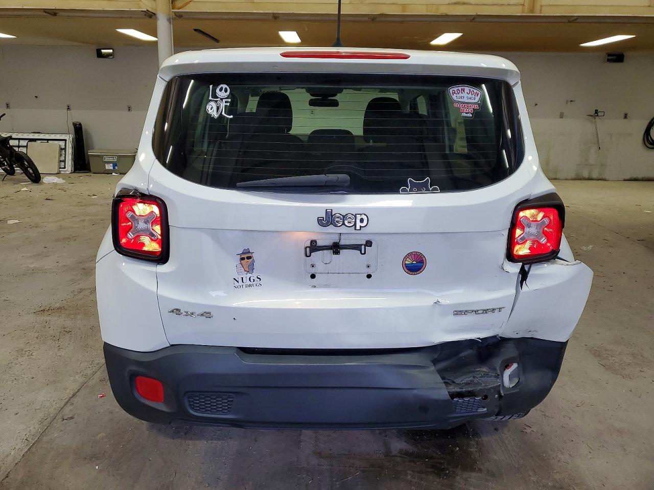2015 JEEP RENEGADE SPORT photo 6