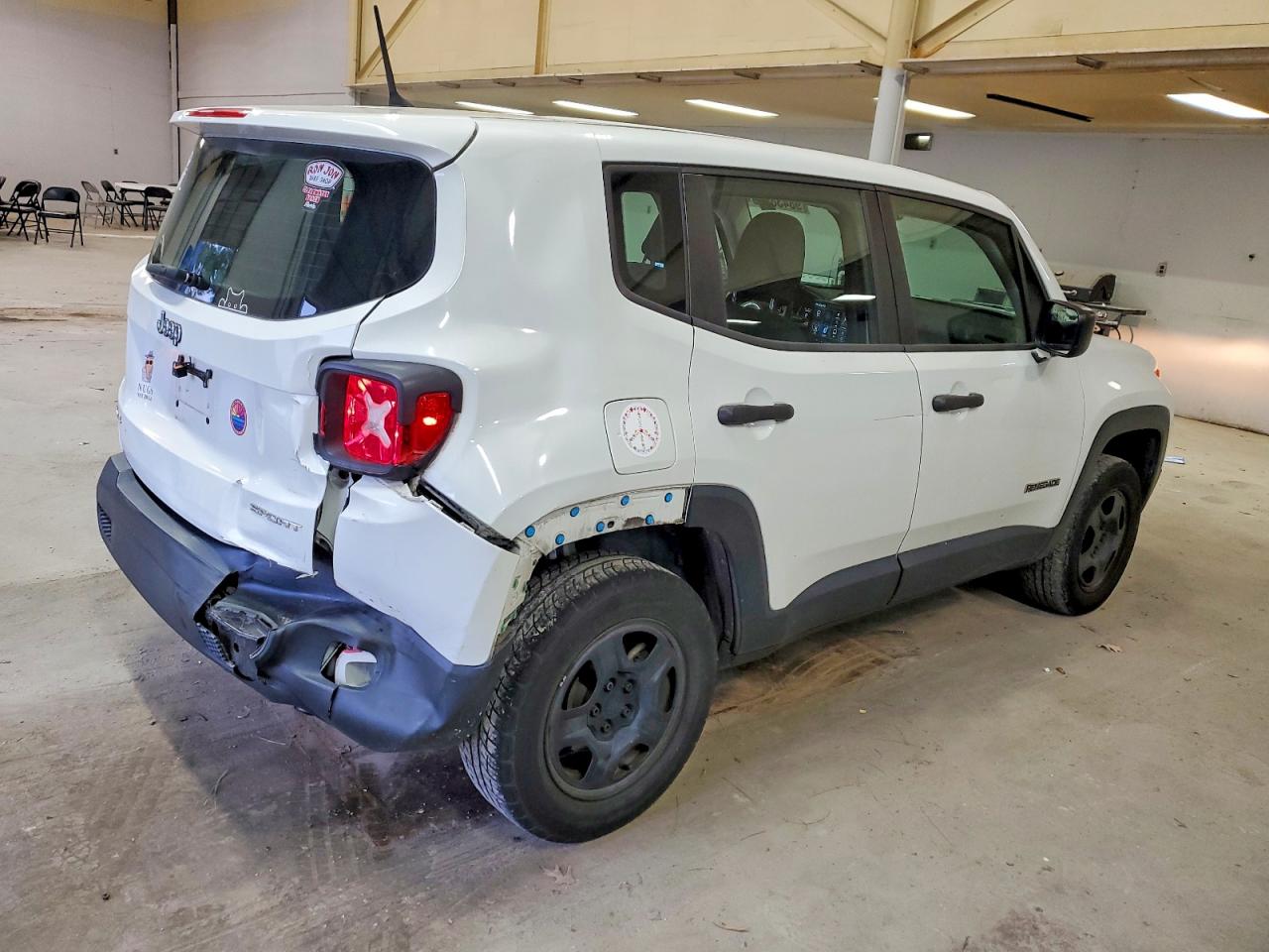 2015 JEEP RENEGADE SPORT photo 3