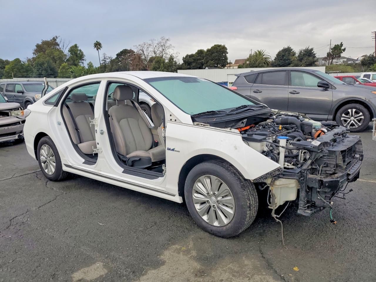 2016 HYUNDAI SONATA HYBRID photo 4