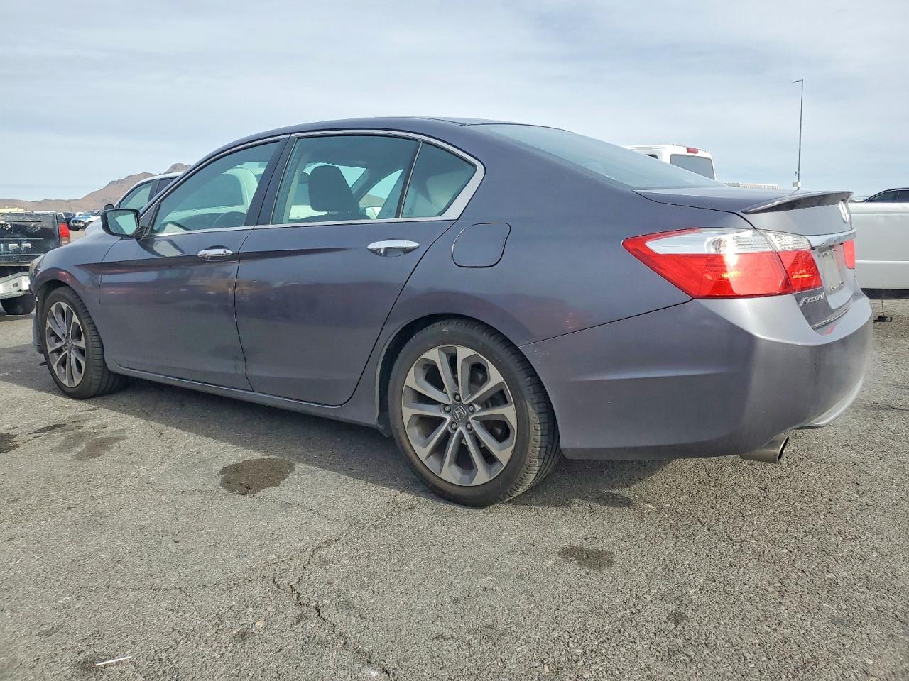 2013 HONDA ACCORD SPORT photo 2