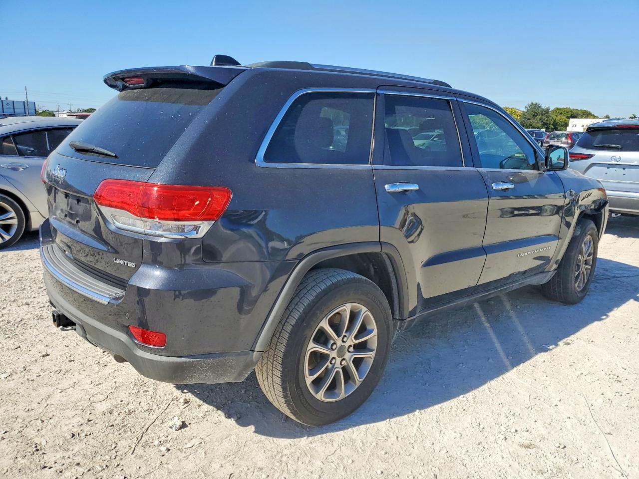 2015 JEEP GRAND CHEROKEE LIMITED photo 3