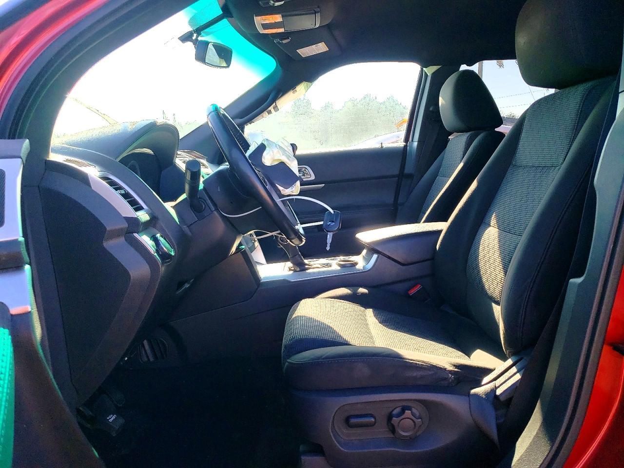 2011 FORD EXPLORER XLT photo 7