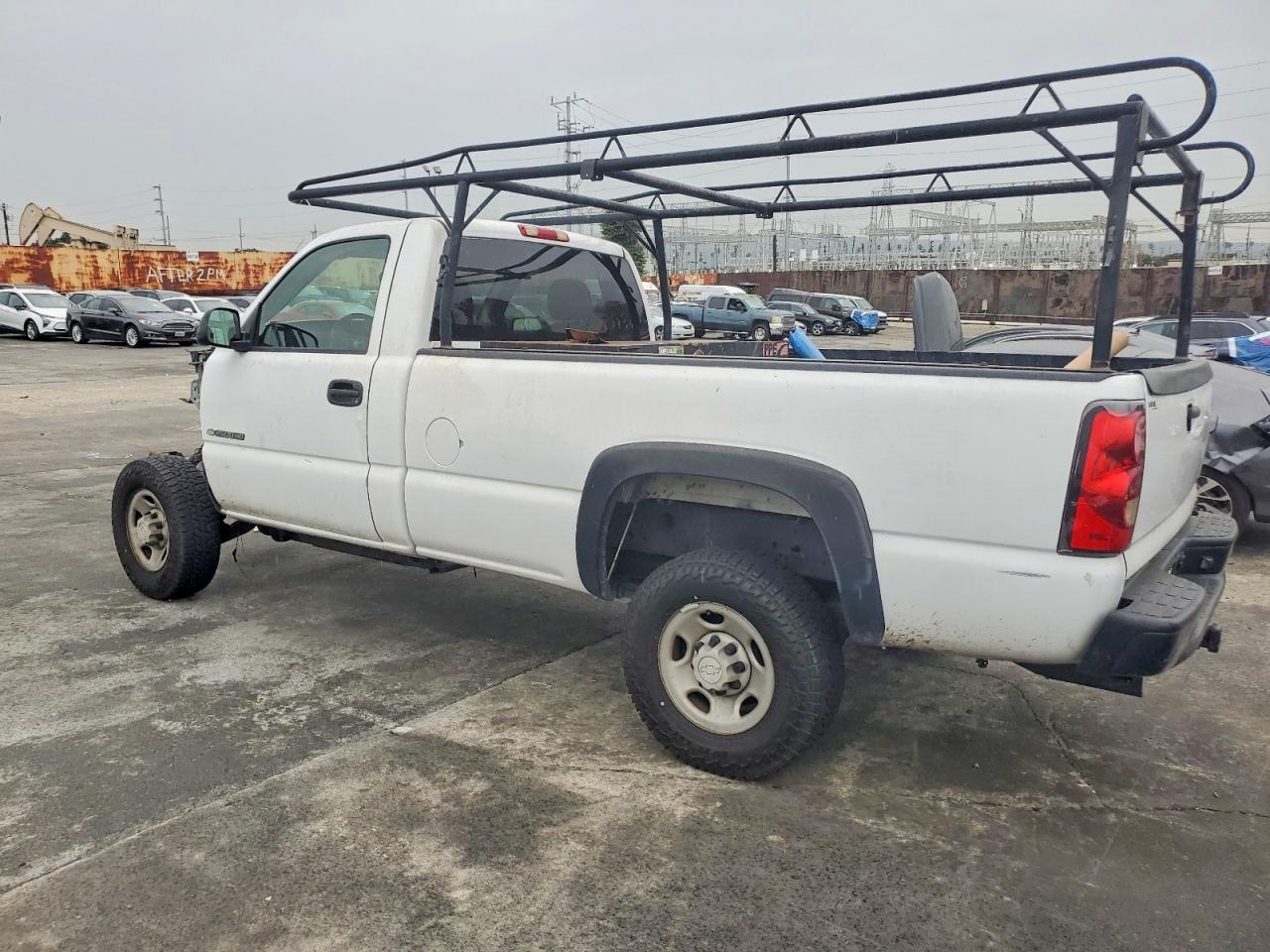 2006 CHEVROLET SILVERADO C2500 HEAVY DUTY photo 2