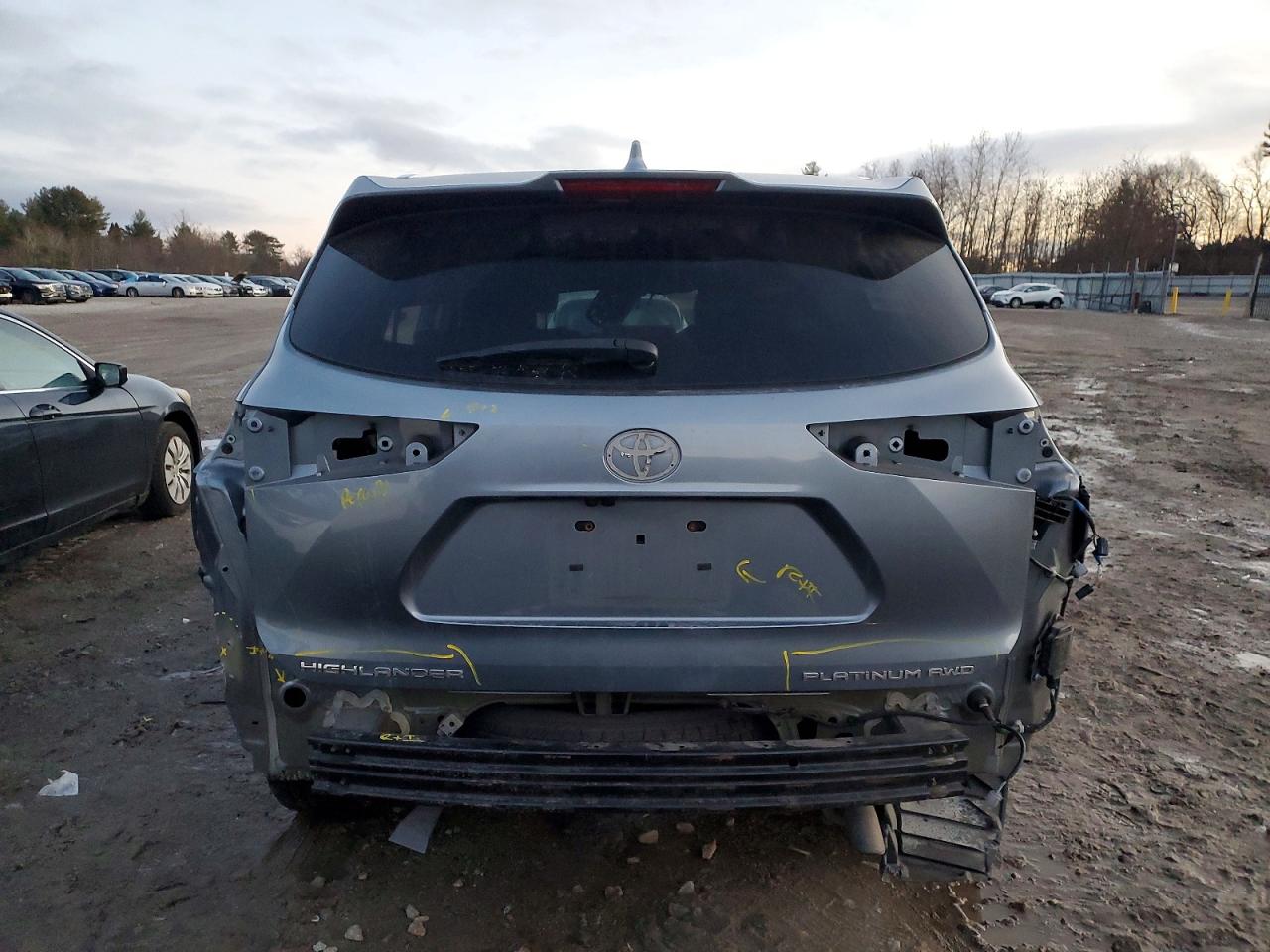 2021 TOYOTA HIGHLANDER PLATINUM photo 6