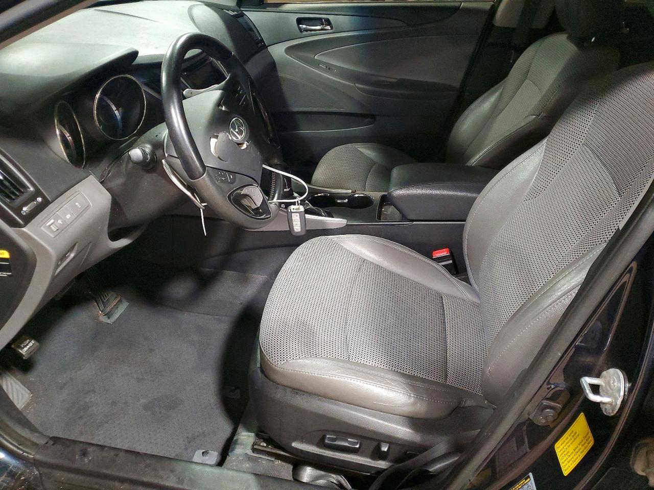 2012 HYUNDAI SONATA SE photo 7